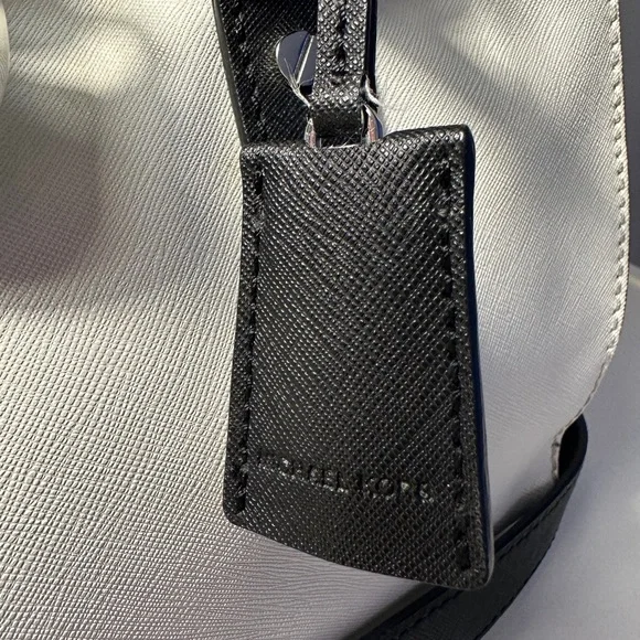 Michael Kors Purse - Picture 4 of 7